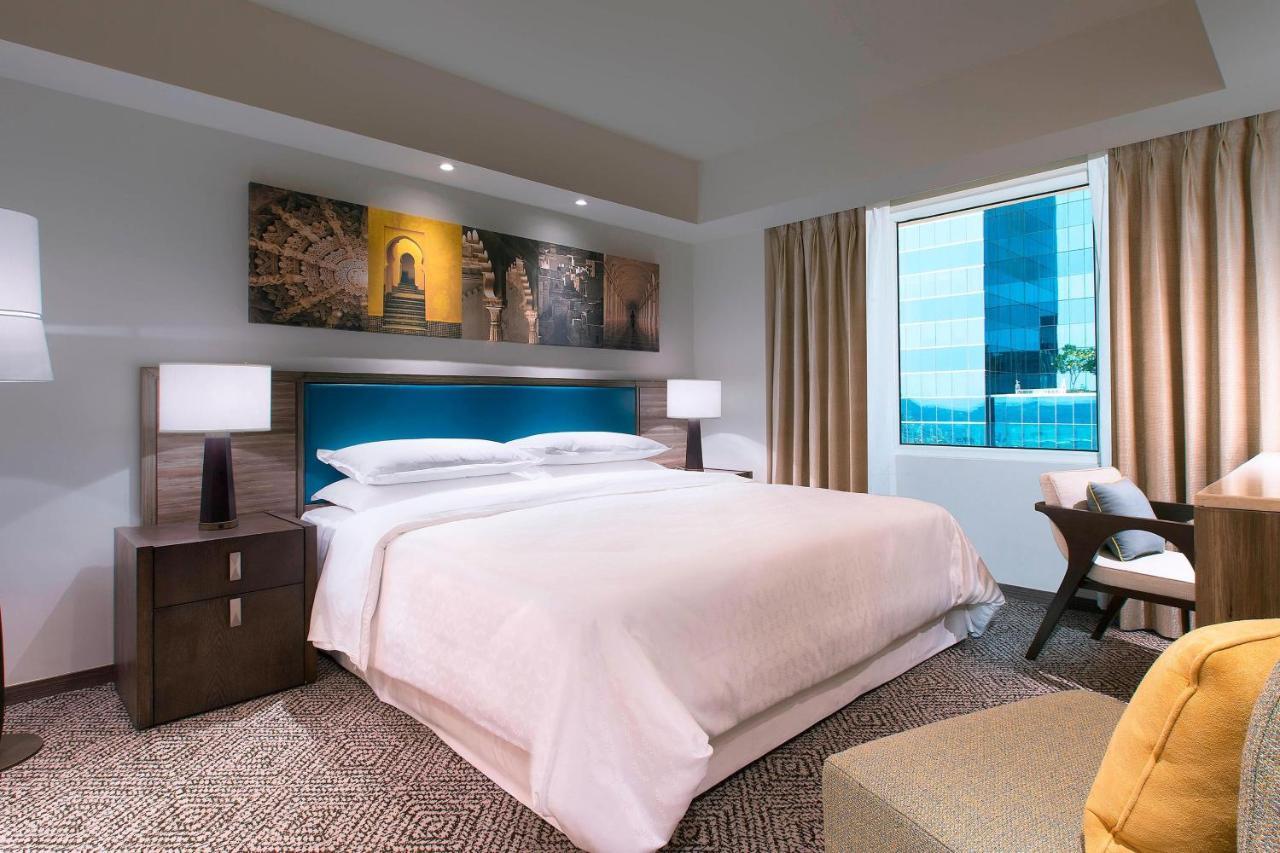 เชราตัน ไฮเดอราบาด โฮเต็ล Hotel ไฮเดอราบัด ภายนอก รูปภาพ
