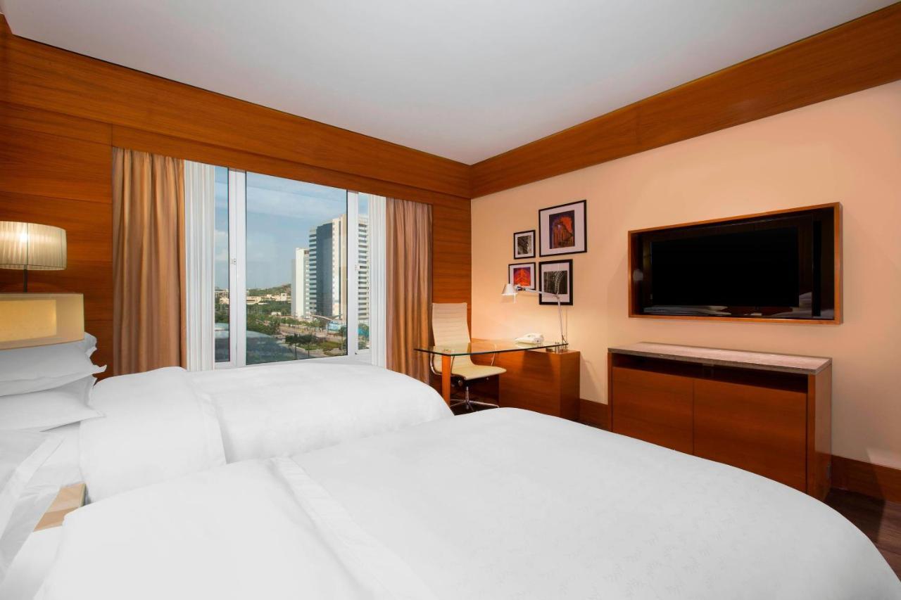 เชราตัน ไฮเดอราบาด โฮเต็ล Hotel ไฮเดอราบัด ภายนอก รูปภาพ